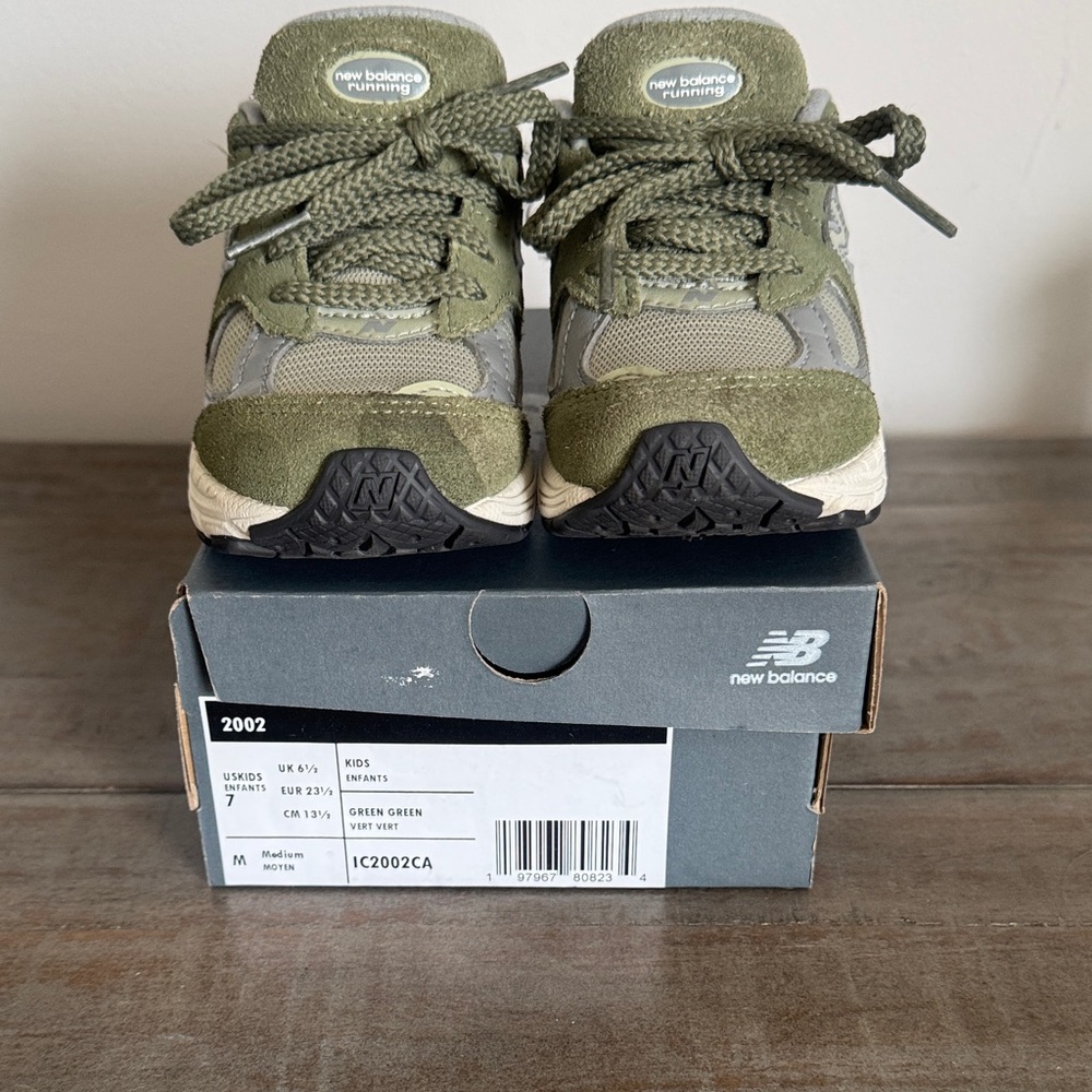 New Balance Kids Green & Gray 2002 Sneakers